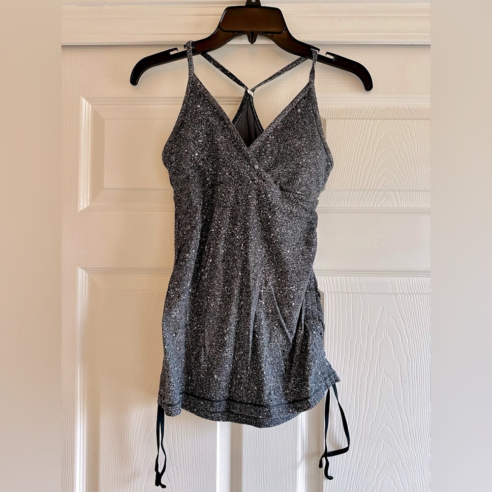Lululemon workout top